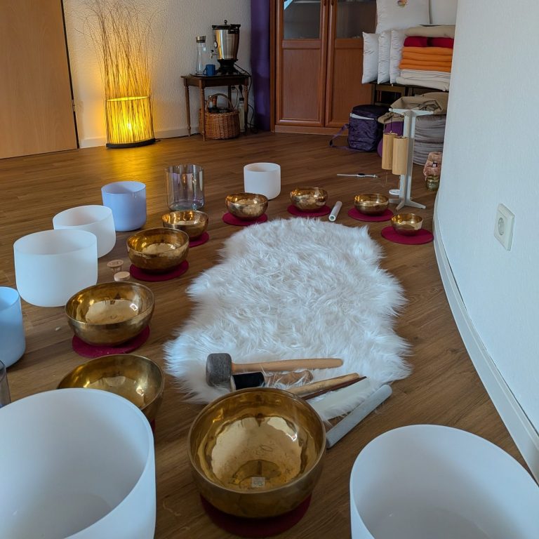 Yin Yoga mit Klangschalen, Sound Healing, Klangschalen Yoga